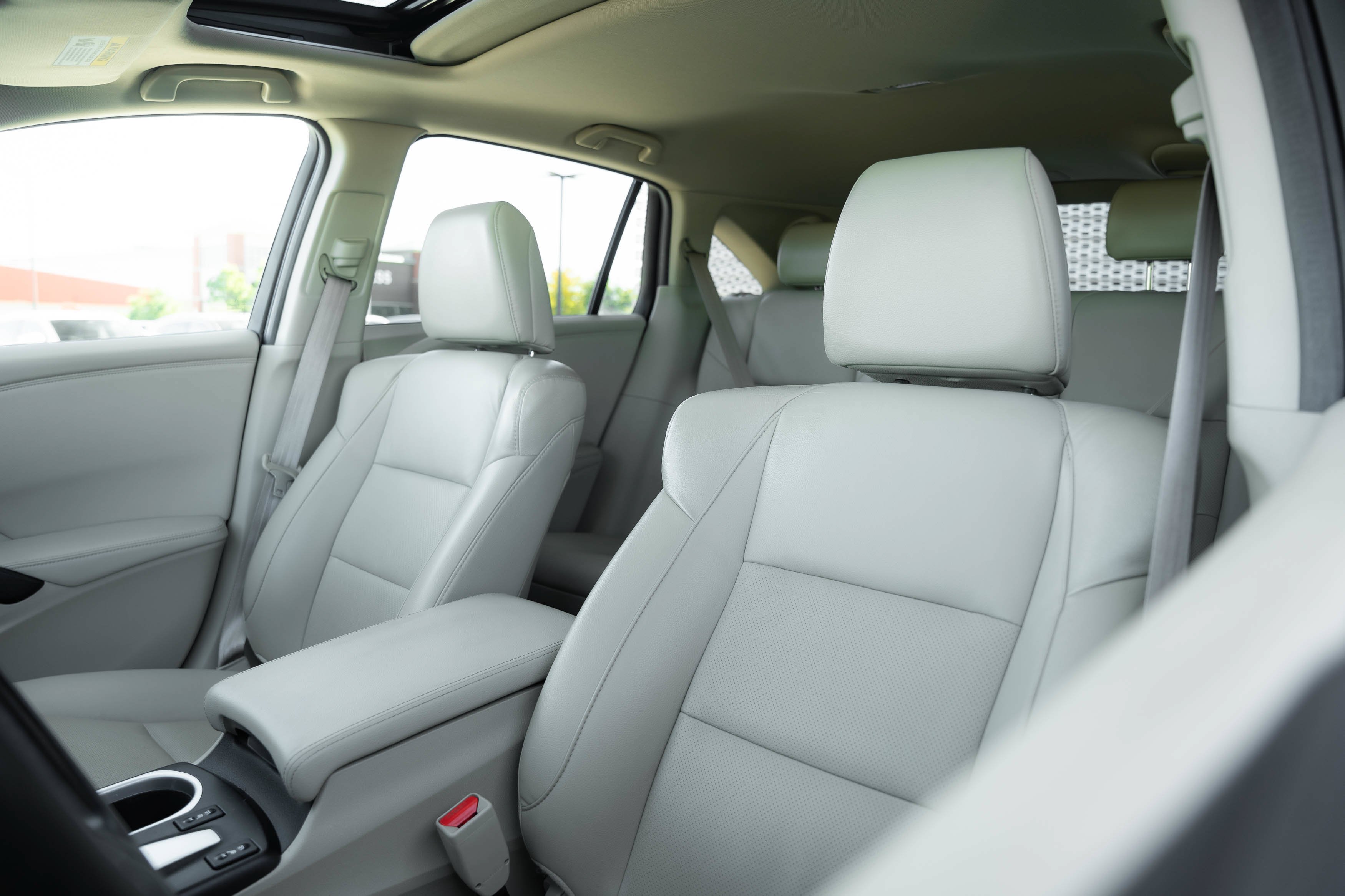 Used 2018 White Diamond Pearl Acura w/Technology Pkg image 19