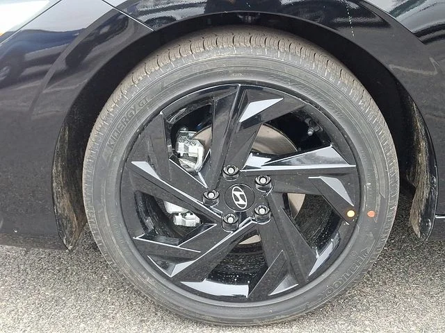 New 2026 Black Hyundai SEL Sport image 18