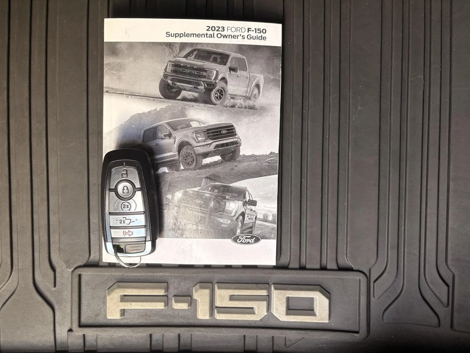 Used 2023 Iconic Silver Ford XLT image 21