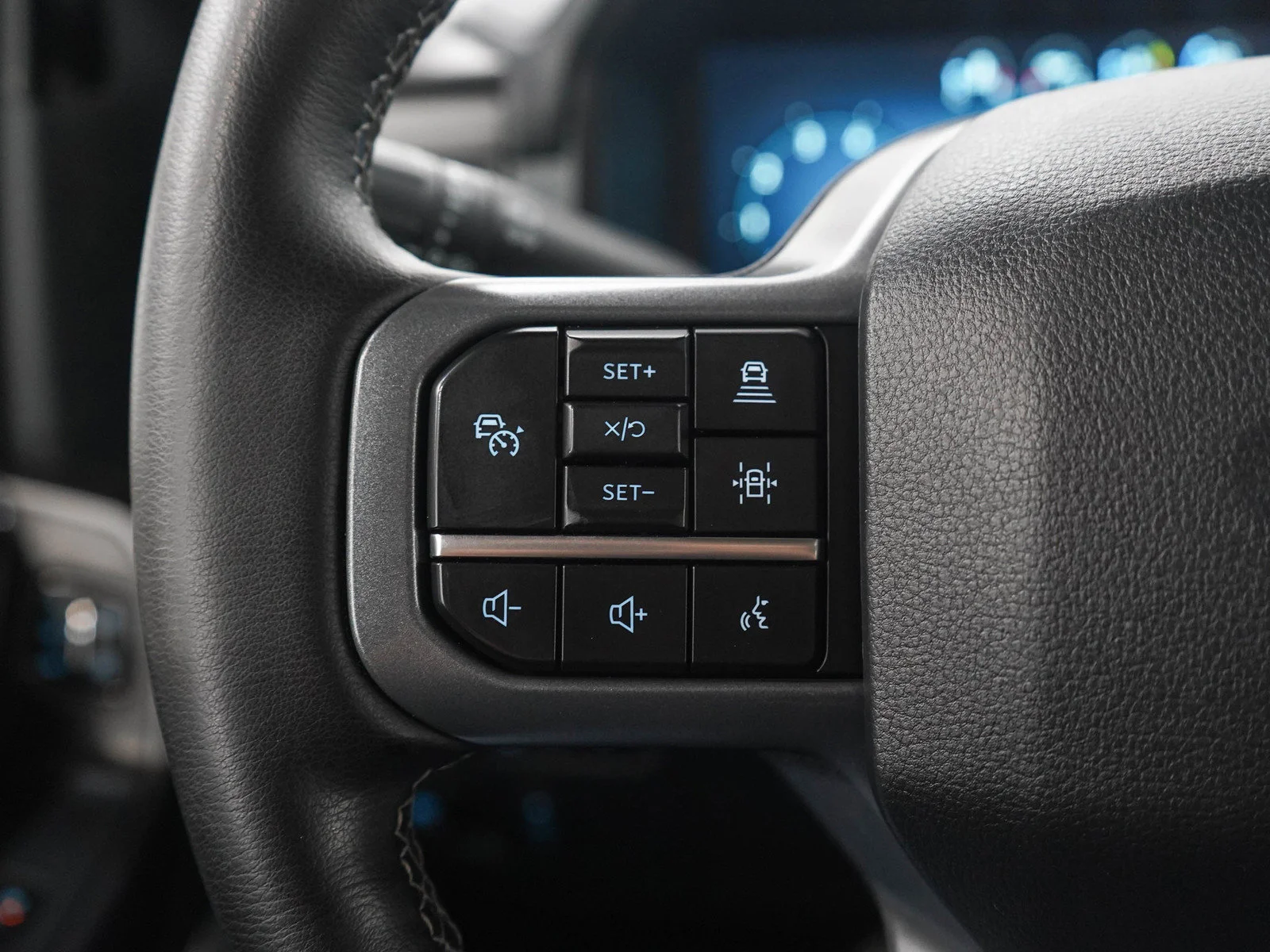Used 2025 Atlas Blue Metallic Ford LARIAT image 24