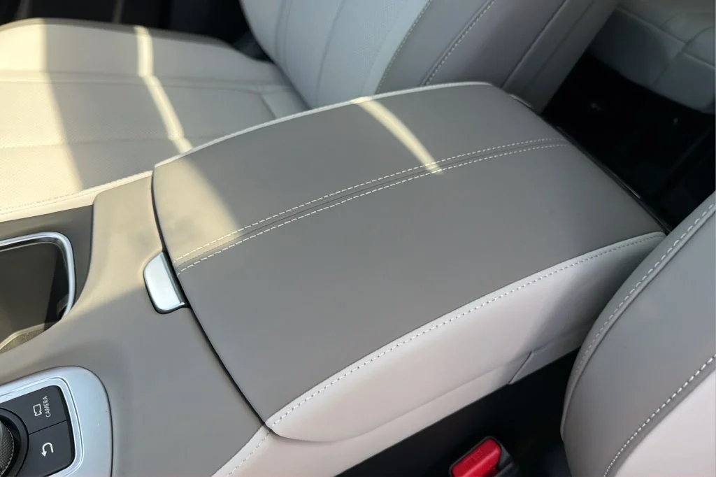 New 2027 2T RAD WHT INFINITI Sport AWD image 27