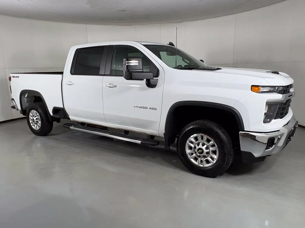 Certified Used 2025 Summit White Chevrolet LT image 11