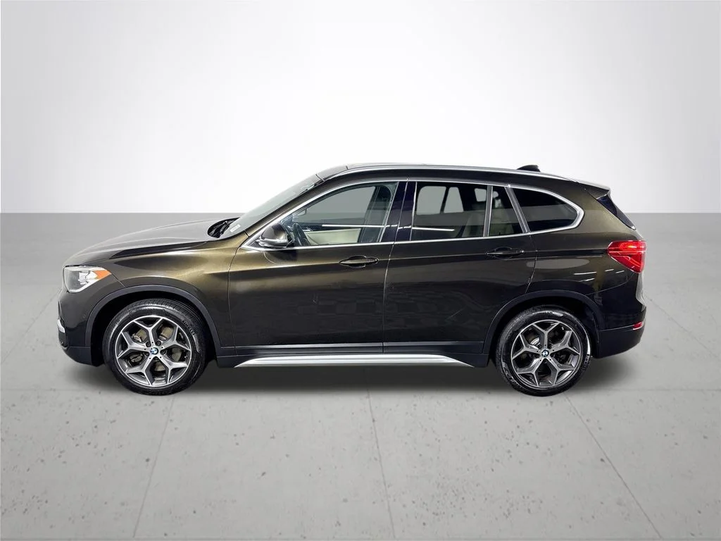 Used 2019 Green BMW xDrive28i image 9