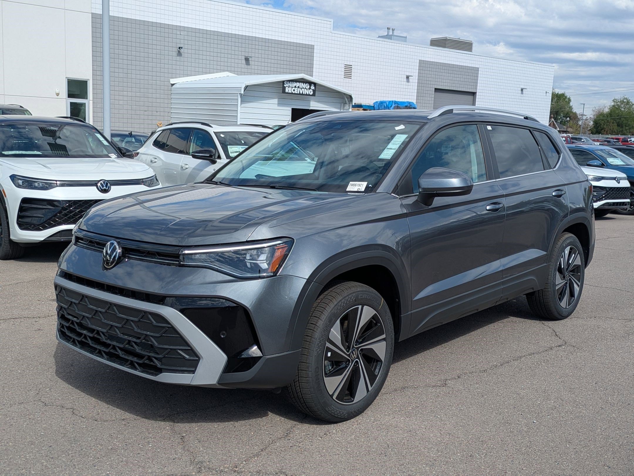 New 2026 Platinum Gray Metallic Volkswagen SE image 8