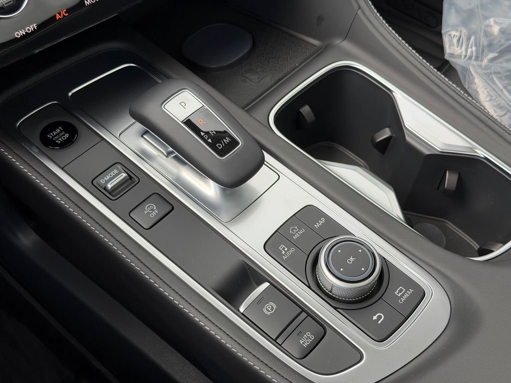 New 2027 MINERAL BLACK INFINITI Luxe FWD image 18