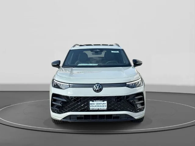 2026 Volkswagen Tiguan photo 2