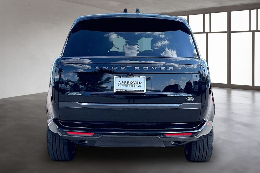 Certified Used 2026 Santorini Black Metallic Land Rover SE image 4
