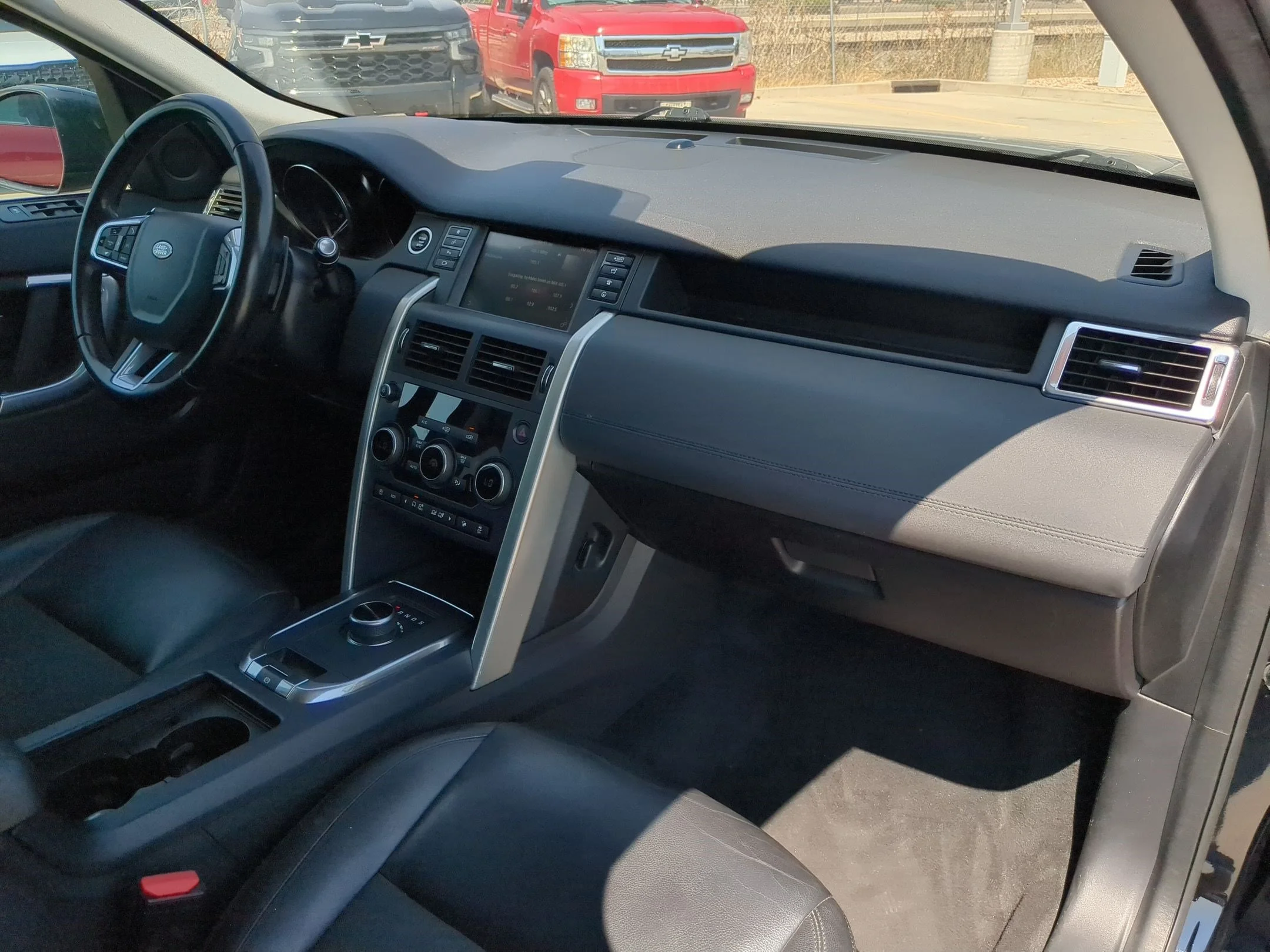 Used 2019 Narvik Black Land Rover SE image 27