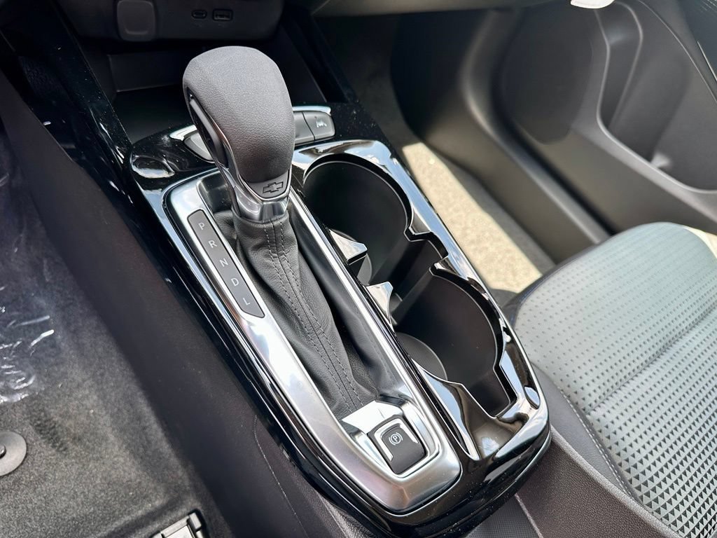 New 2026 Mosaic Black Metallic Chevrolet LT image 27
