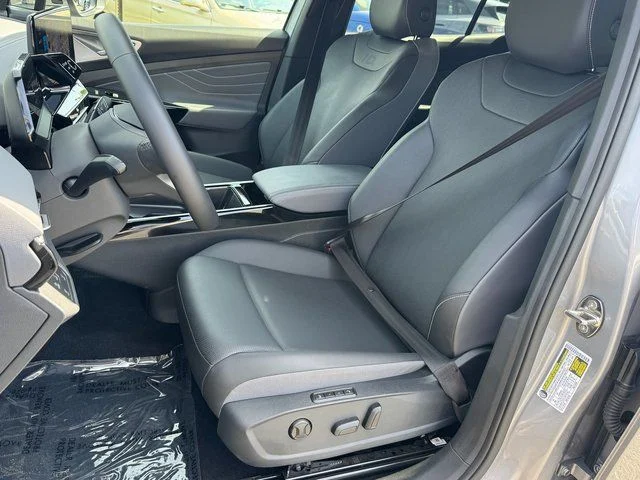Used 2023 Silver Volkswagen Pro S image 7