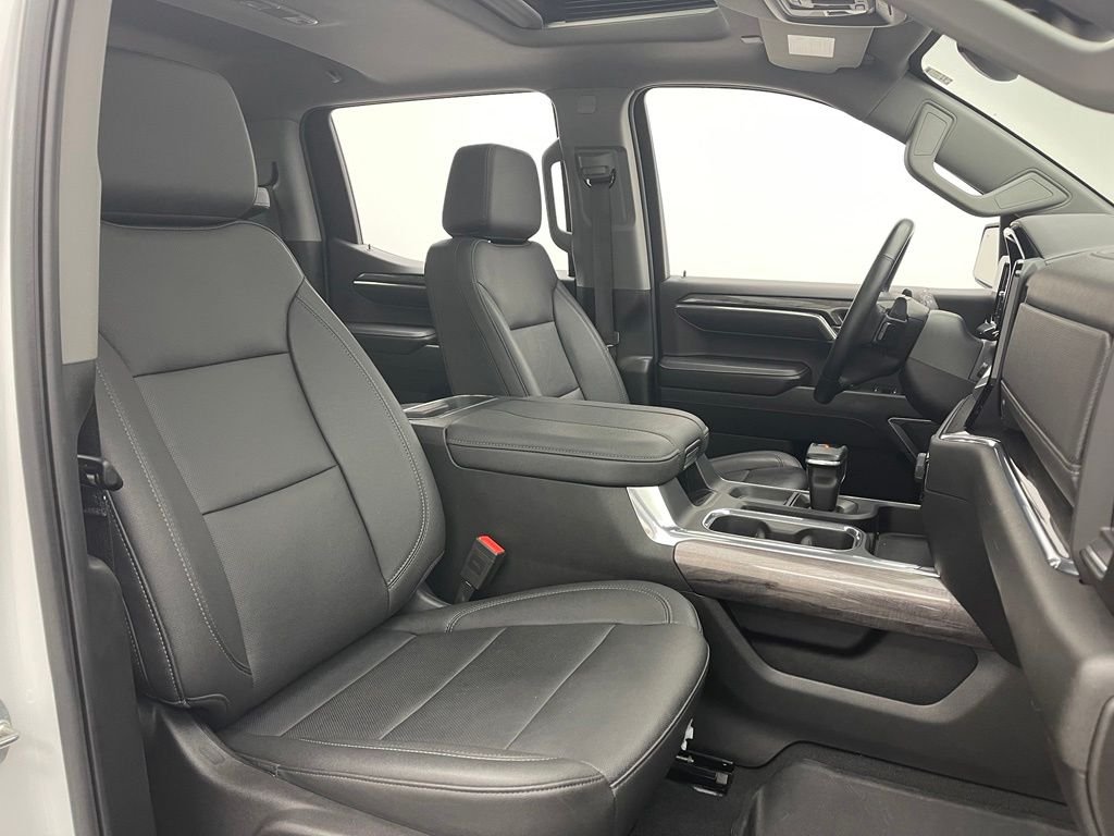 Used 2024 Summit White Chevrolet LTZ image 34