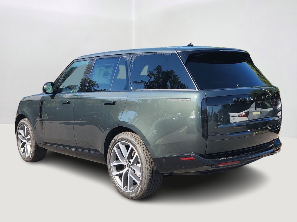 New 2027 Belgravia Green LAND ROVER SE image 4