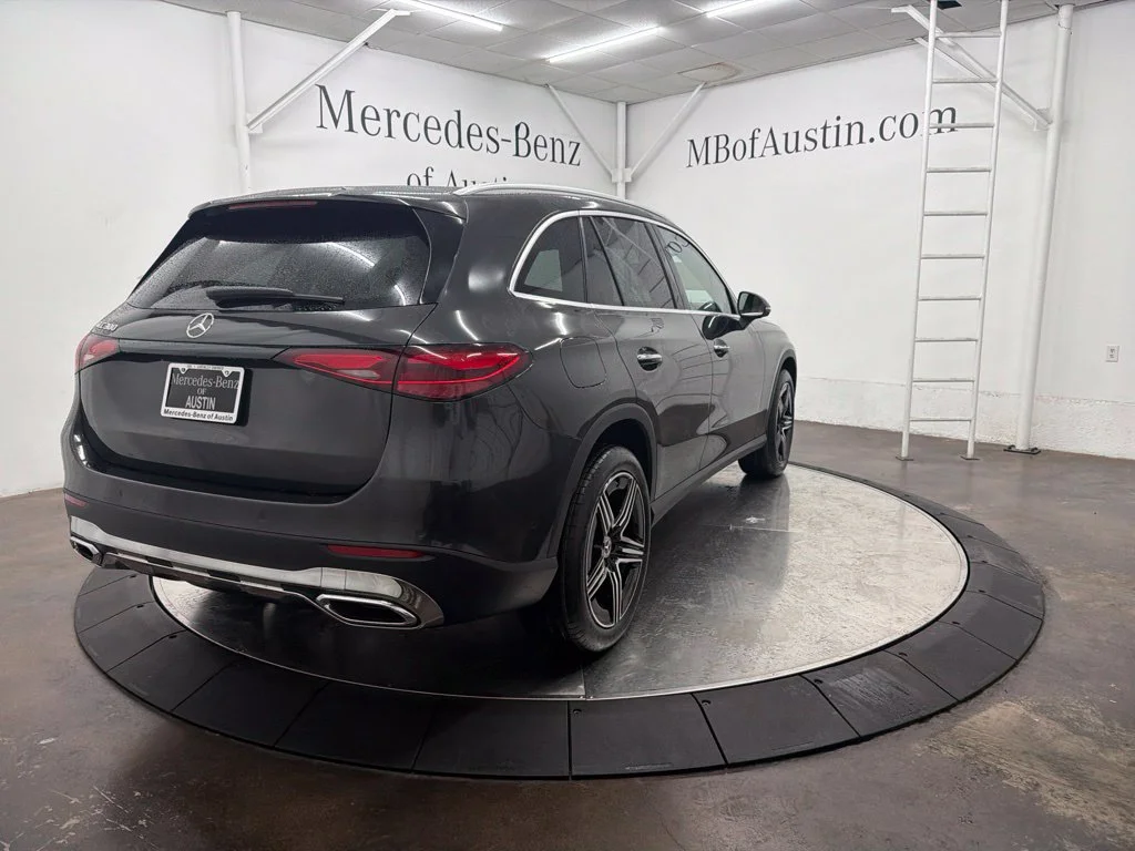 New 2027 Gray Mercedes-Benz GLC 300 image 7