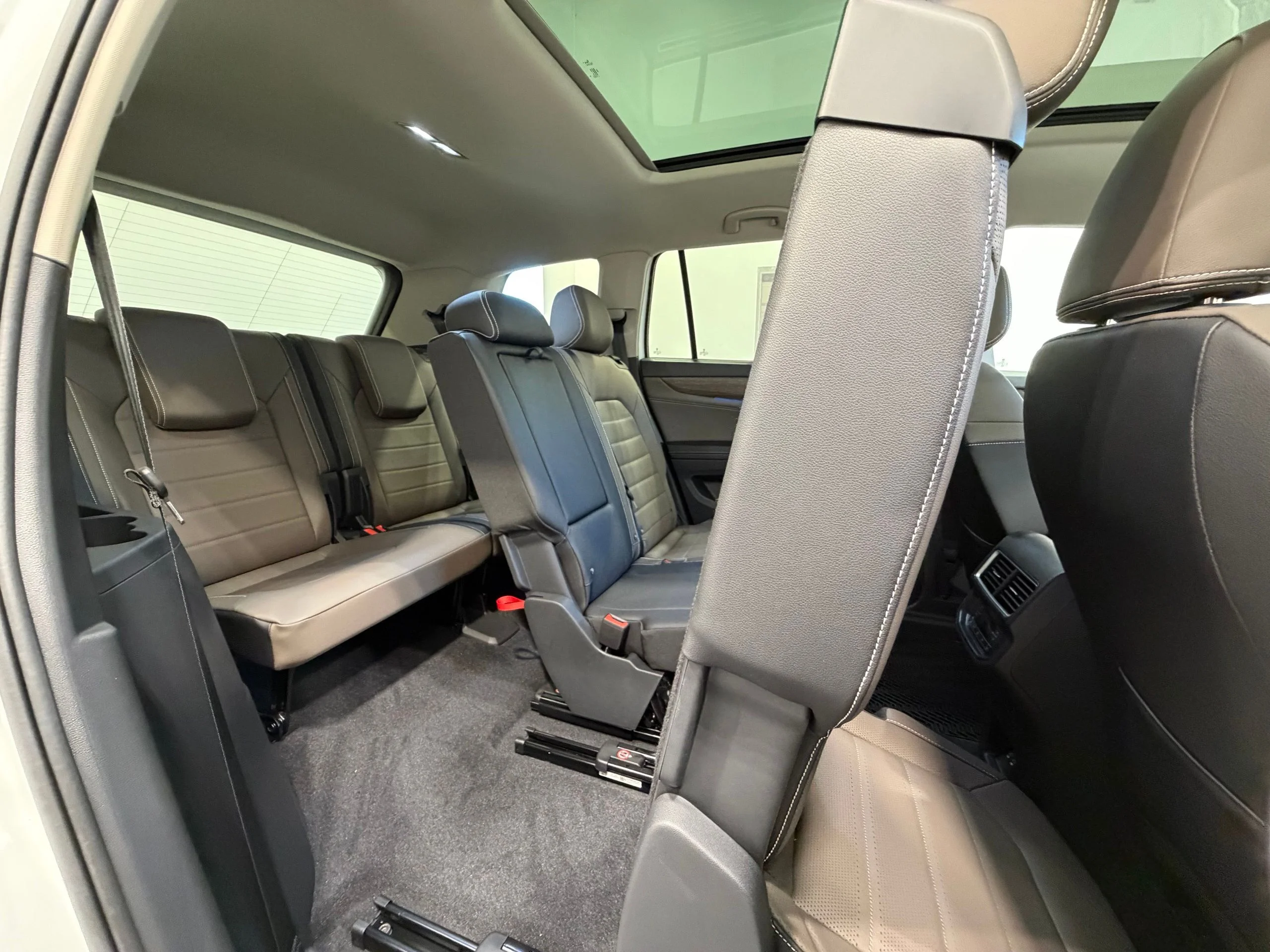 New 2026 White Volkswagen 2.0T SEL image 30