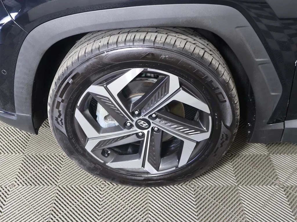 Used 2022 Black Hyundai Limited image 20