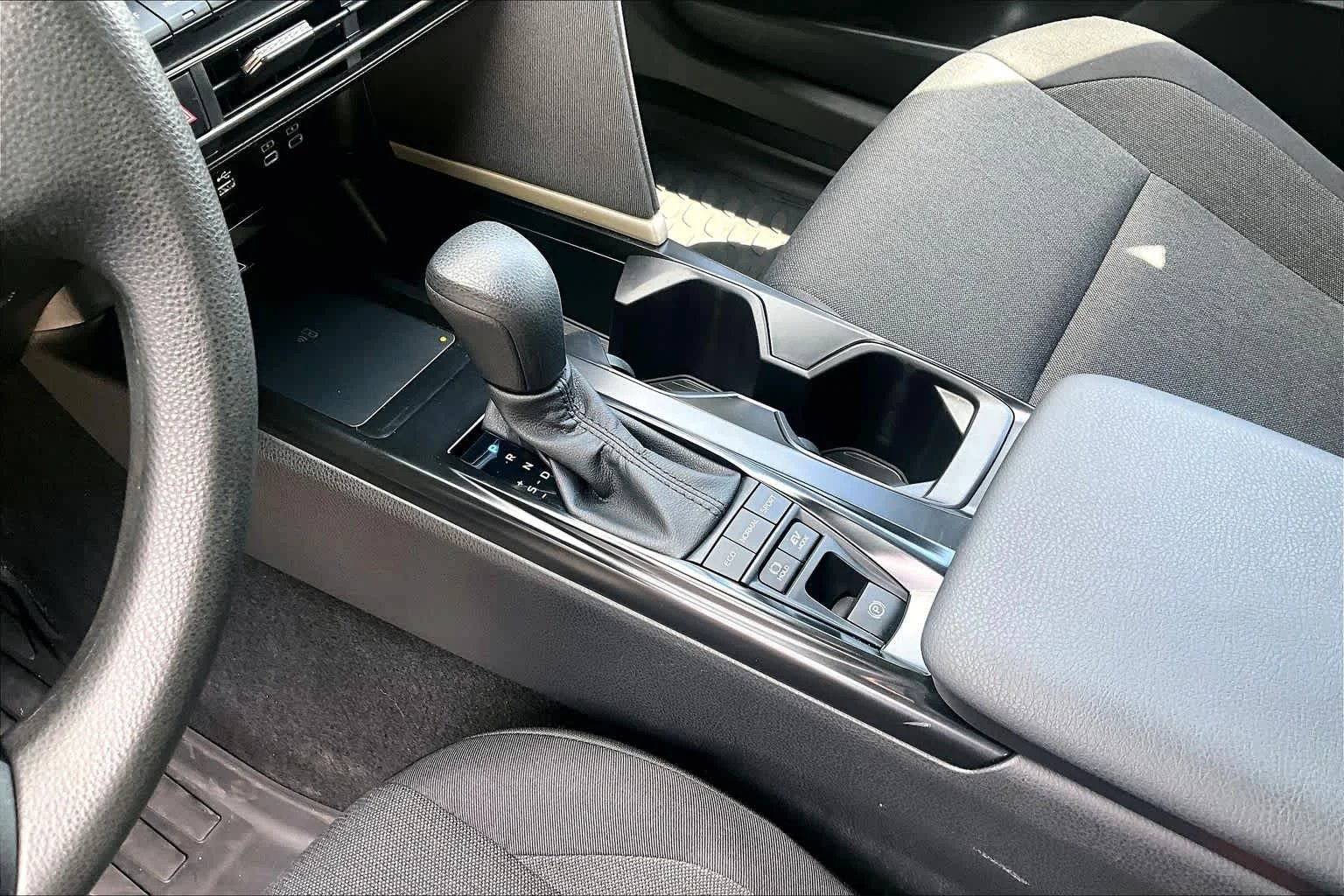 2025 Toyota Camry LE - Photo 17