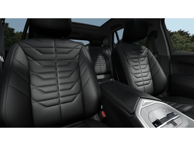 New 2027 Mineral White Metallic BMW 40 xDrive image 11