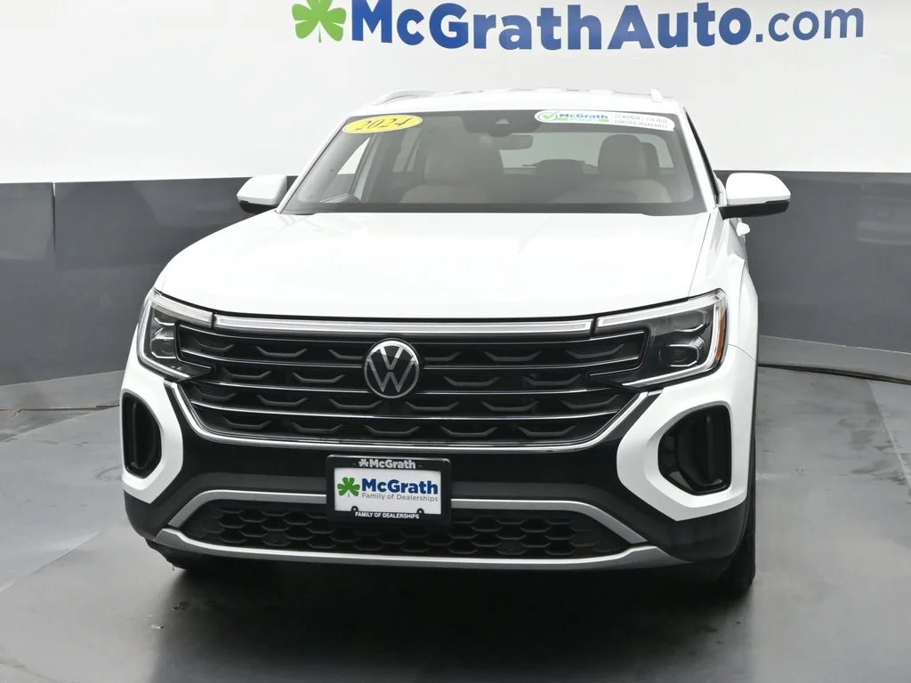 Used 2024 White Volkswagen 2.0T SE image 6