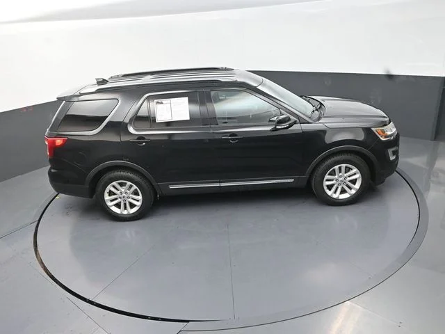 Used 2017 Black Ford XLT image 19
