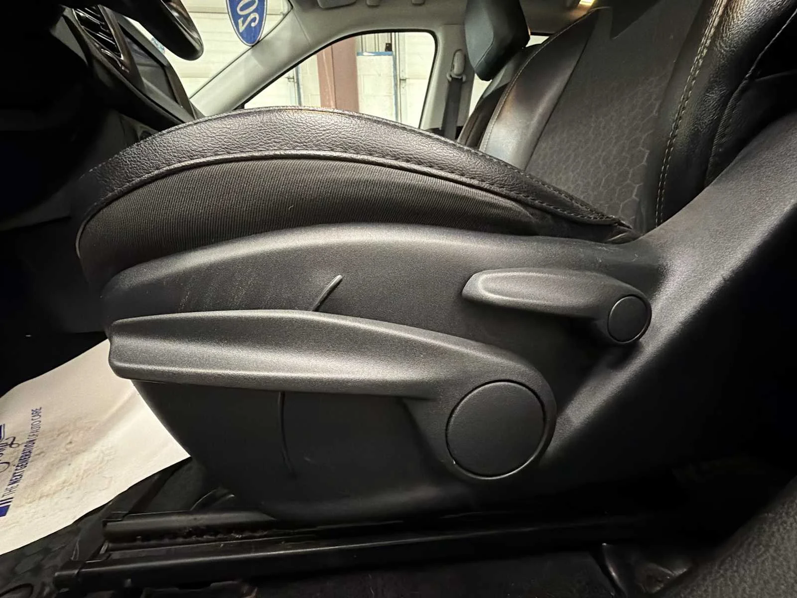 Used 2020 White Clearcoat Jeep Latitude image 14