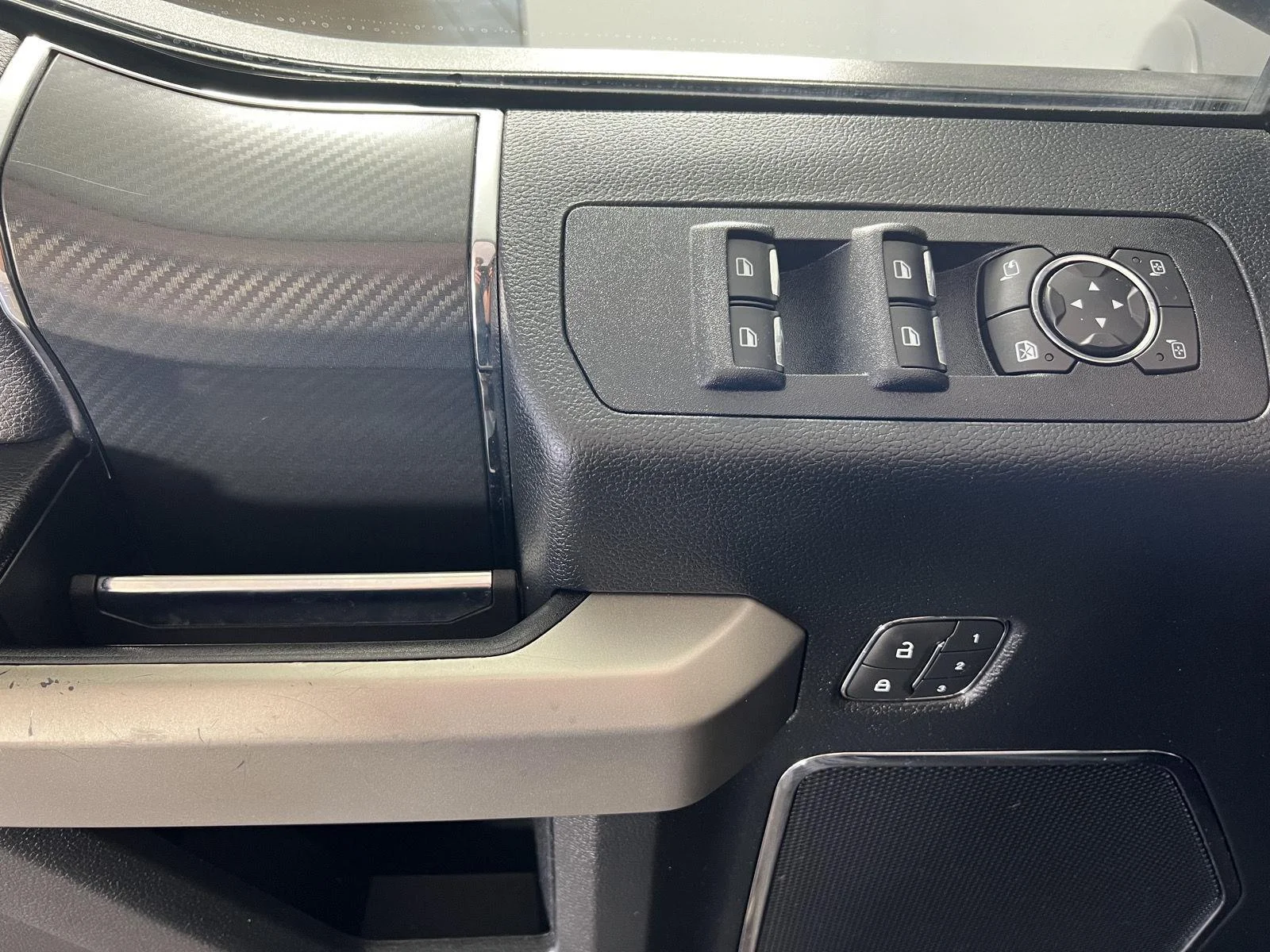Used 2020 Agate Black Ford LARIAT image 13