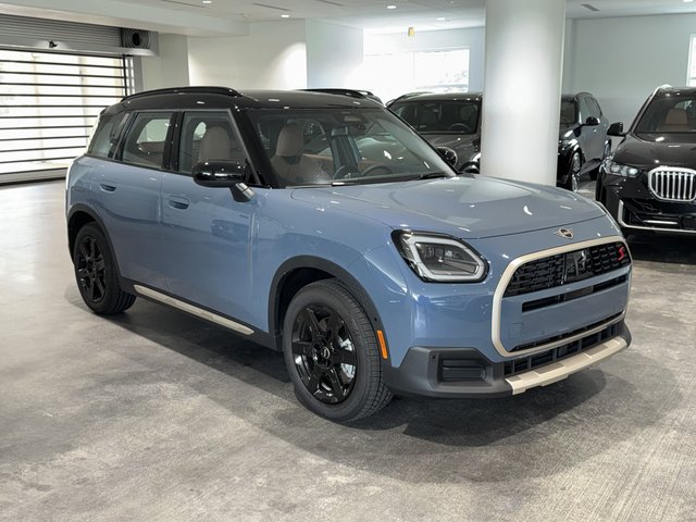 2027 MINI Countryman Signature Plus