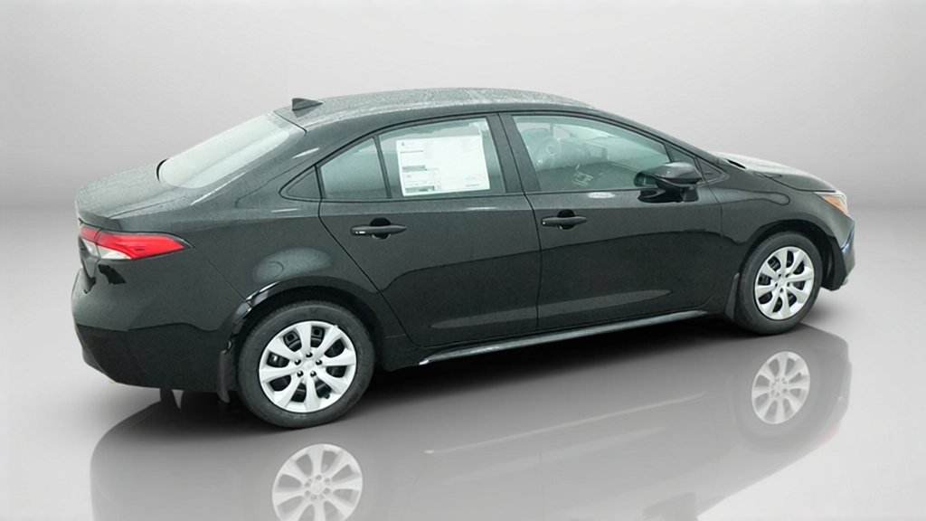 New 2027 Inked Toyota LE image 8