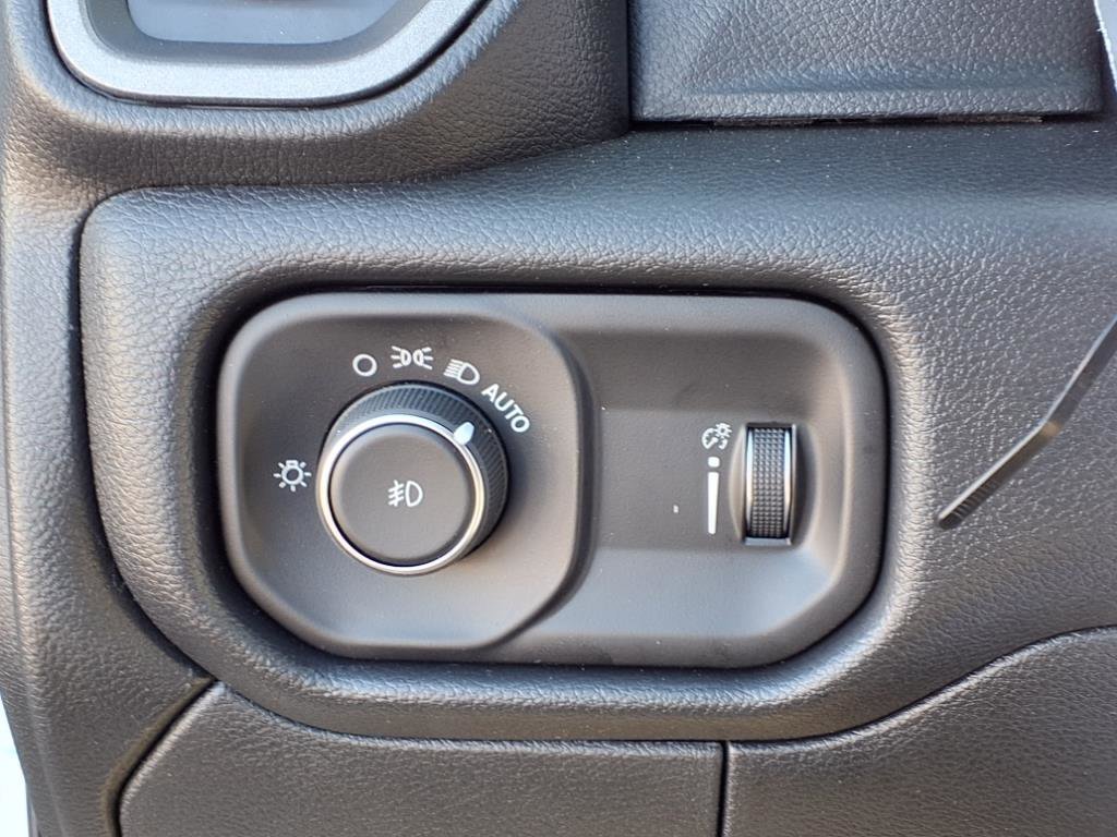 2025 RAM 3500 Chassis Tradesman - Photo 14