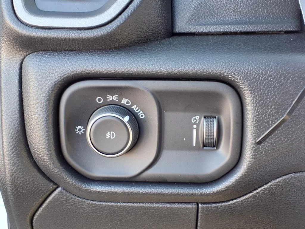 2025 RAM 3500 Chassis Tradesman - Photo 14