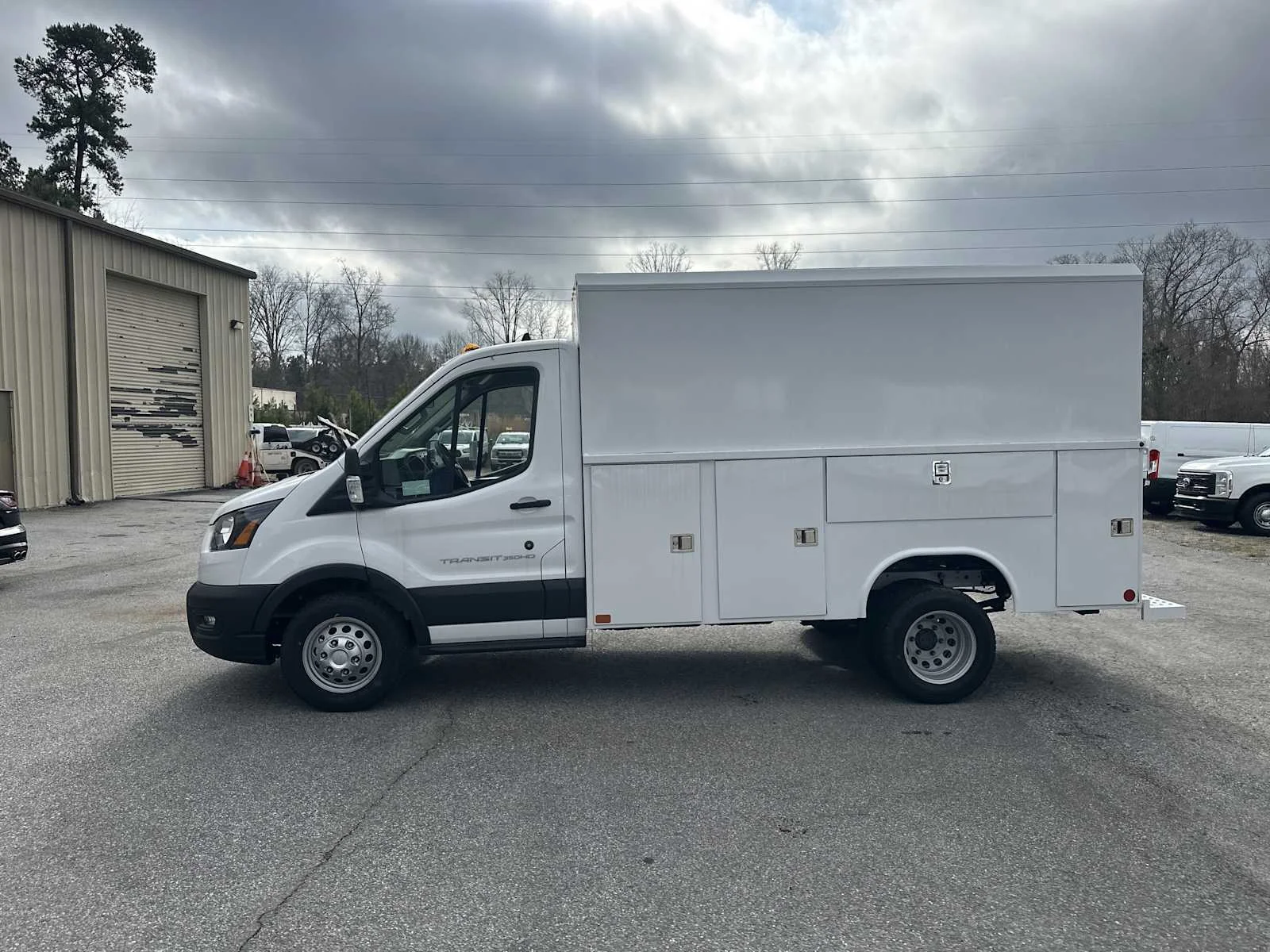 2024 Ford Transit Cutaway Base - Photo 4
