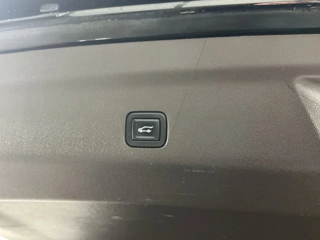 Used 2022 Black GMC Denali image 33