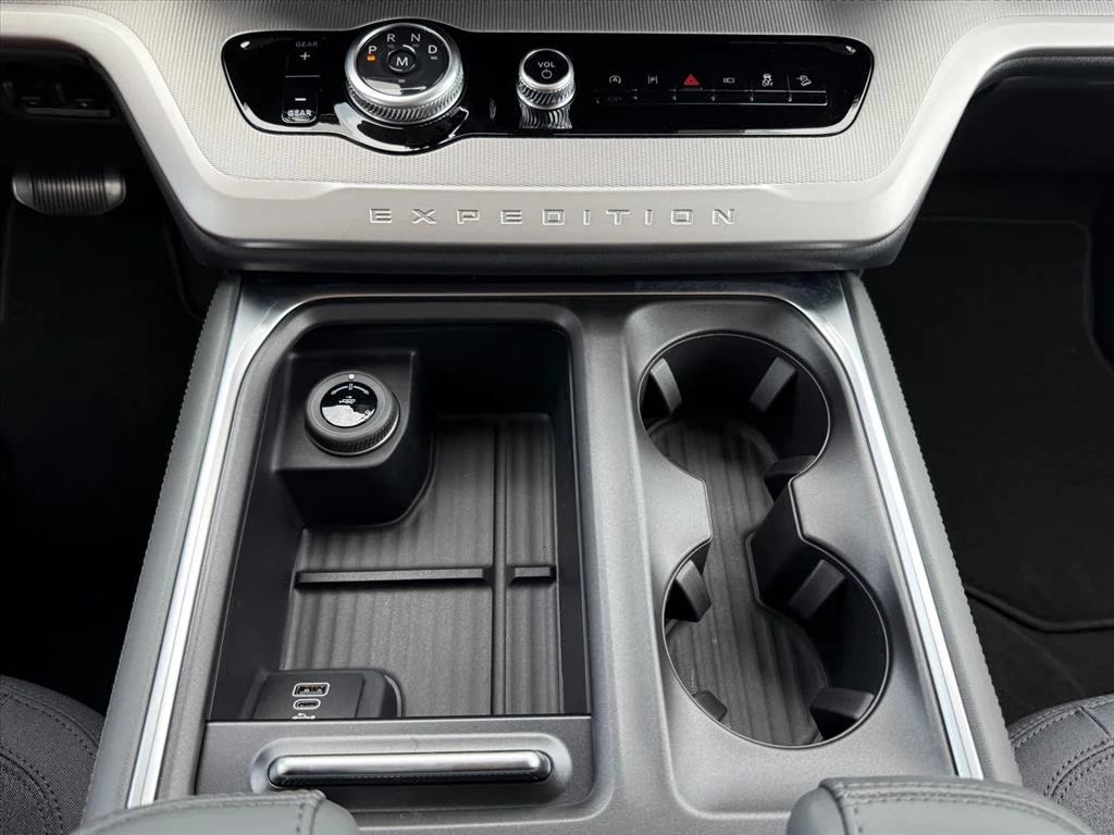 New 2027 Glacier Gray Metallic Tri-Coat Ford Active image 11
