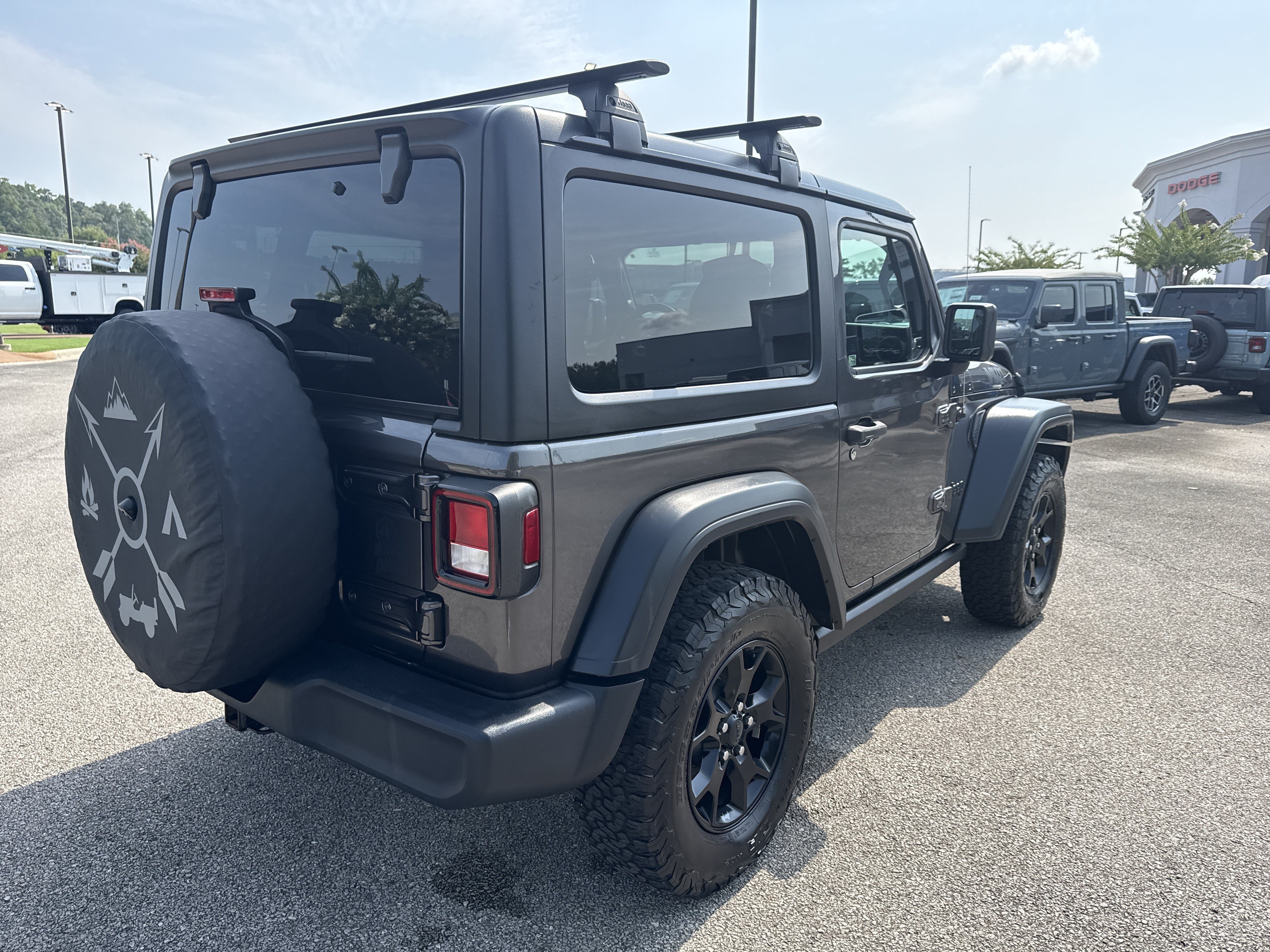 Used 2020 Granite Crystal Metallic Clearcoat Jeep Willys image 7