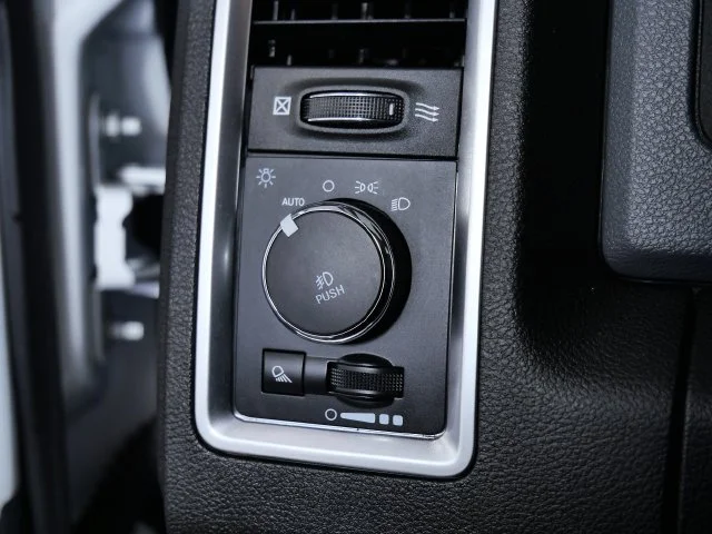 Certified Used 2019 White Ram Warlock image 21