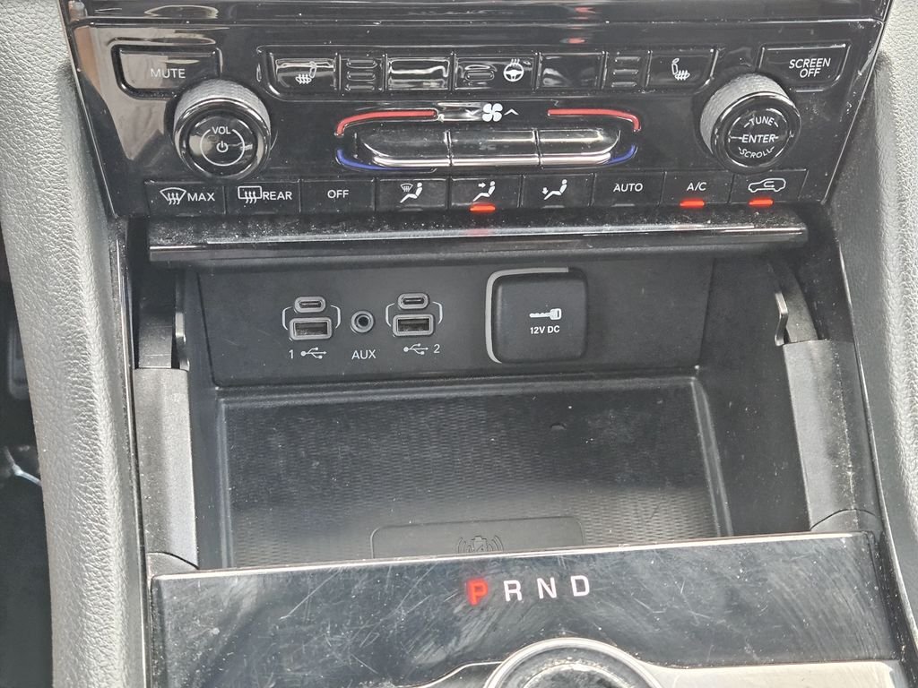 Used 2023 White Jeep Altitude image 18
