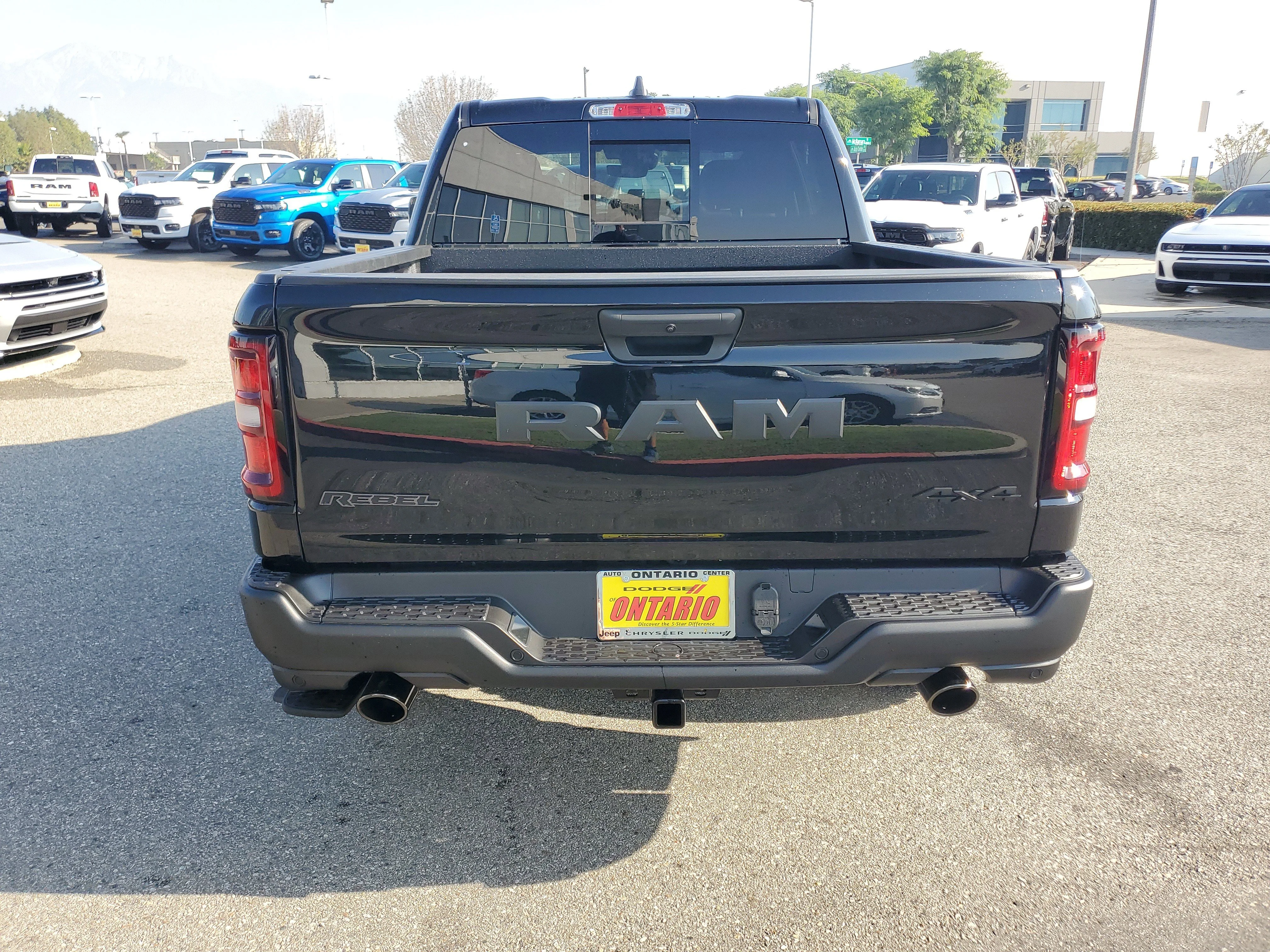 New 2026 Diamond Black Crystal Pearl-Coat Exterior Paint RAM Rebel image 4