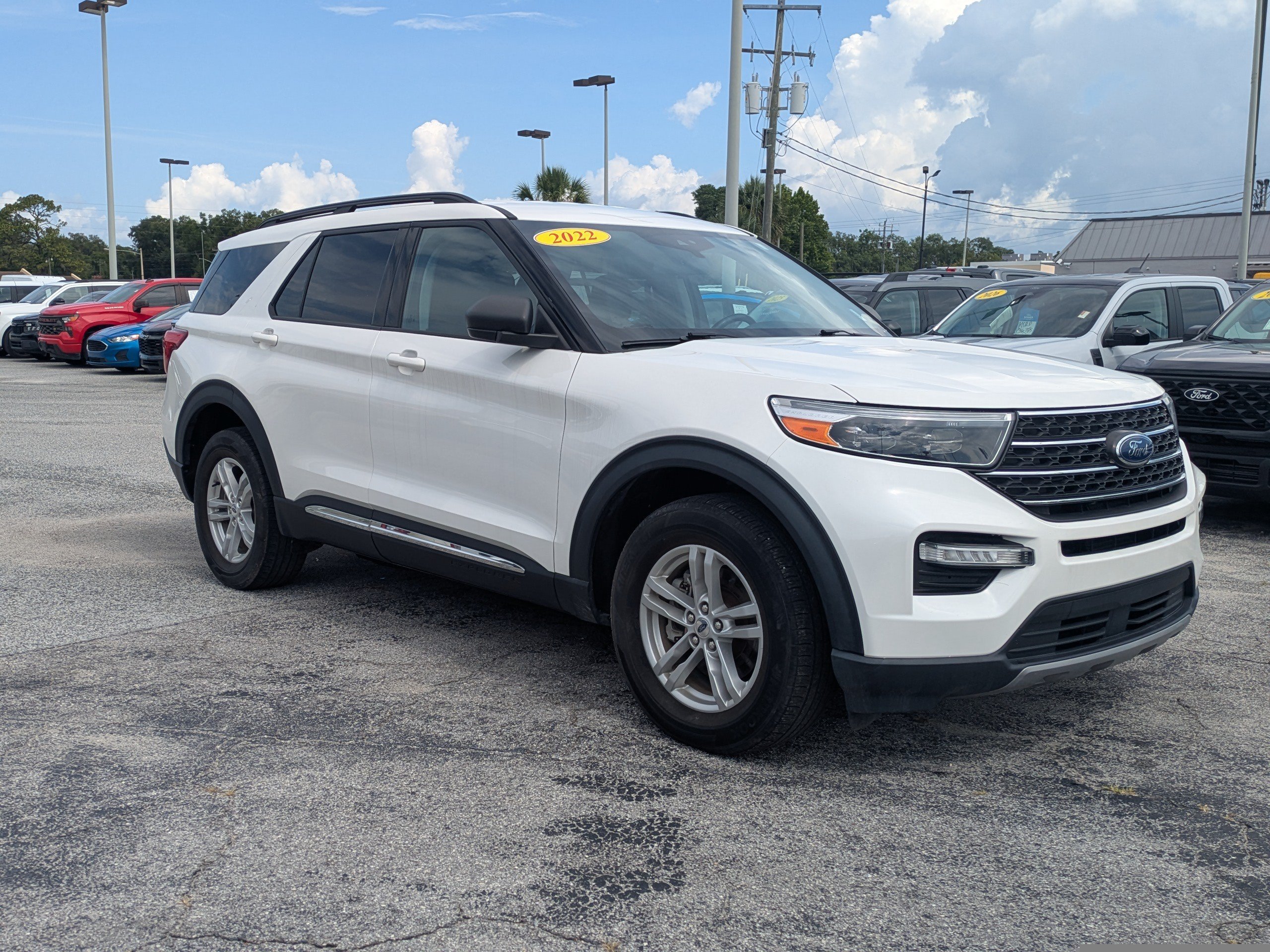 Used 2022 White Ford XLT image 2