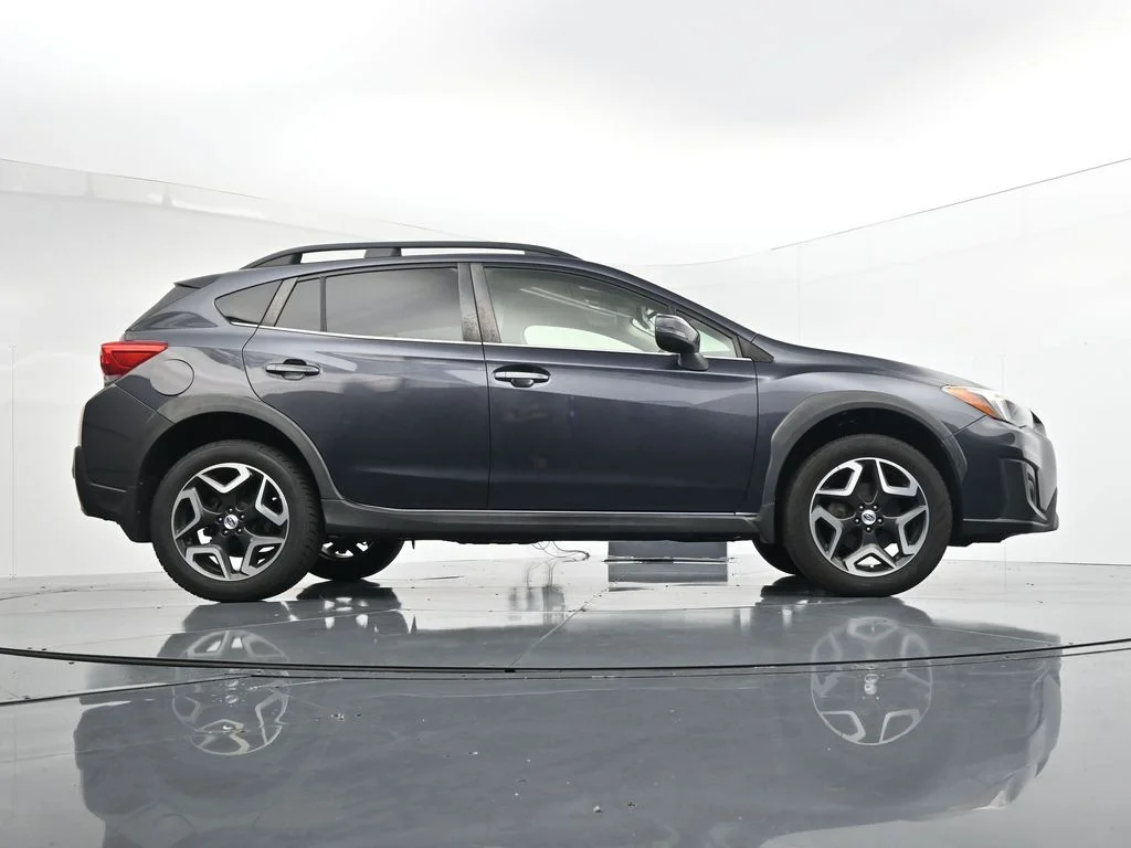 Used 2018 Gray Subaru 2.0i Limited image 39