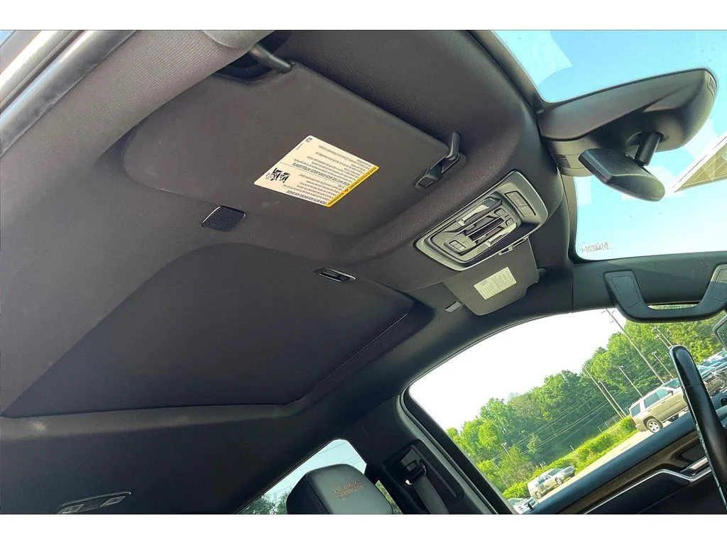 Used 2022 Northsky Blue Metallic Chevrolet High Country image 16