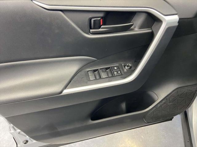 Used 2025 Silver Sky Metallic Toyota LE image 18