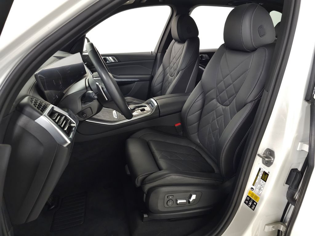 Used 2024 Alpine White BMW xDrive40i image 15