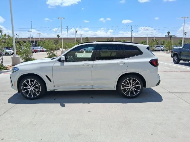 Used 2023 White BMW xDrive30i image 3