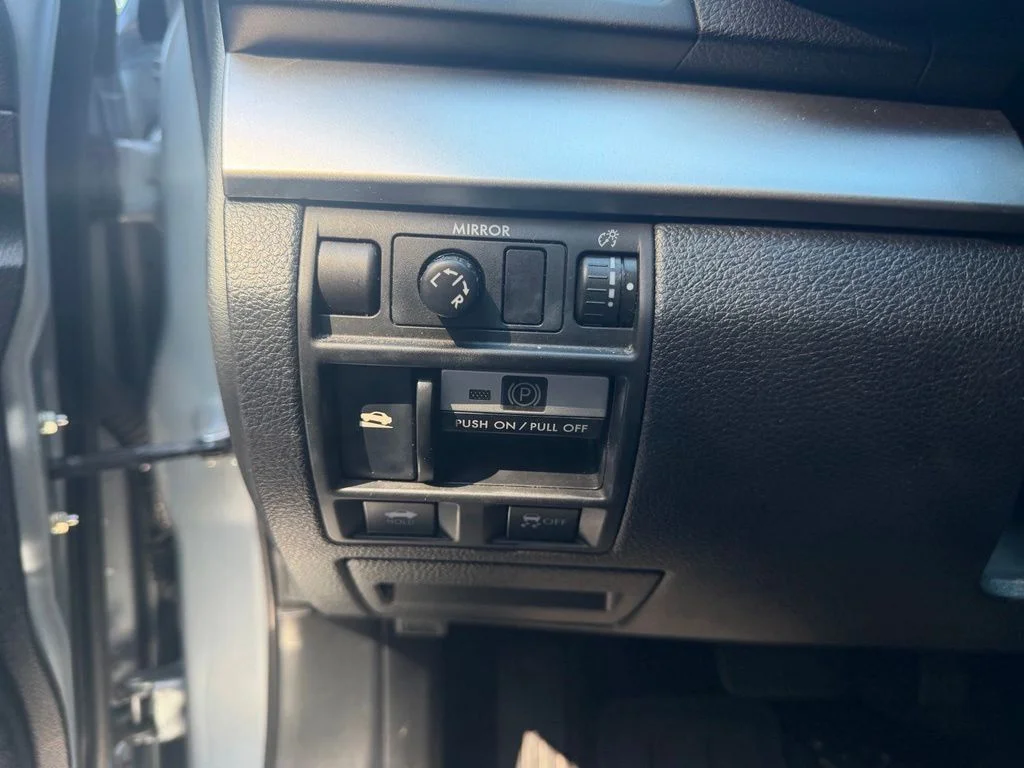 Used 2013 Ice Silver Metallic Subaru 2.5i image 20