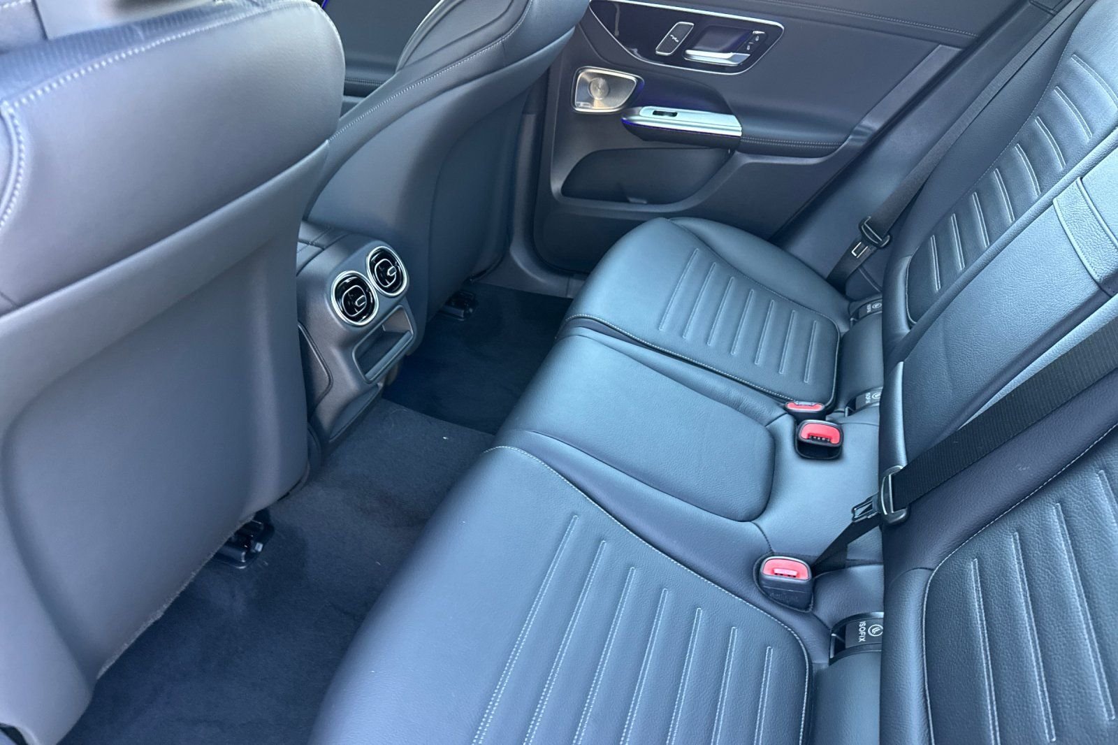 New 2027 Polar White Mercedes-Benz GLC 350e image 9