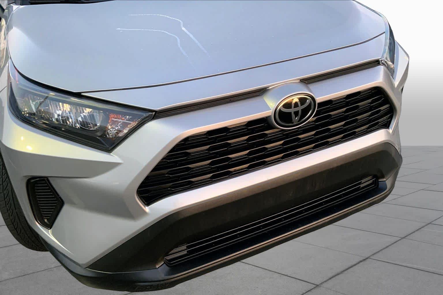 Used 2021 Silver Sky Metallic Toyota LE image 29