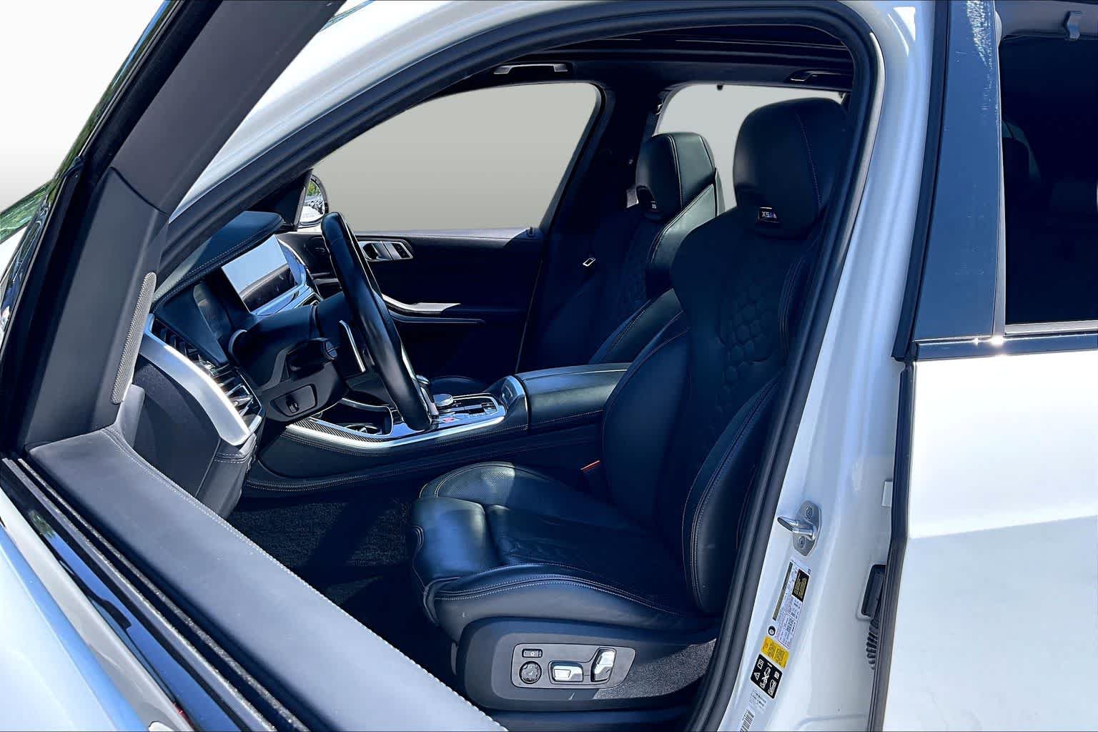Used 2022 Alpine White BMW  image 8