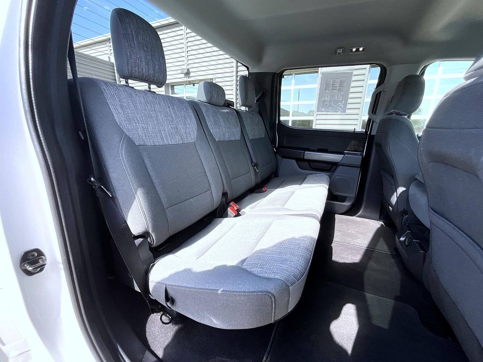 Used 2023 Oxford White Ford XLT image 19