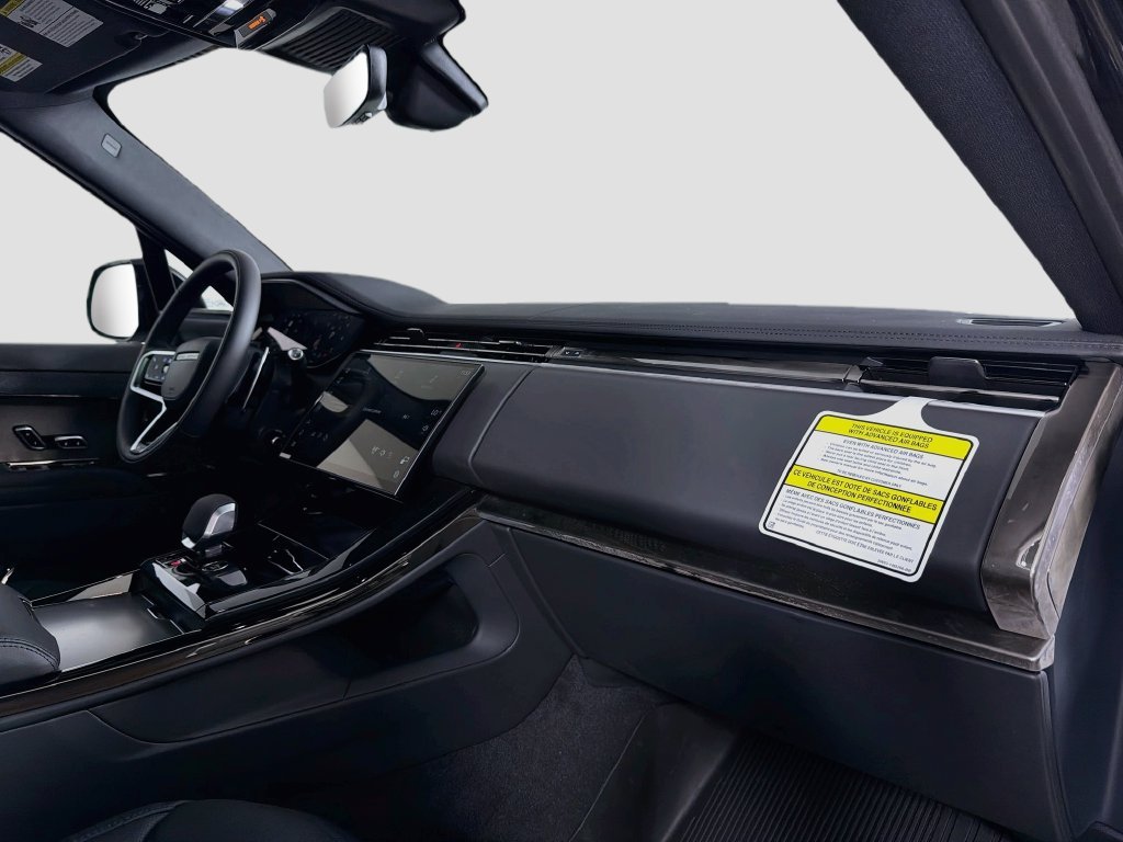 New 2027 Santorini Black Land Rover  SE P360 image 31