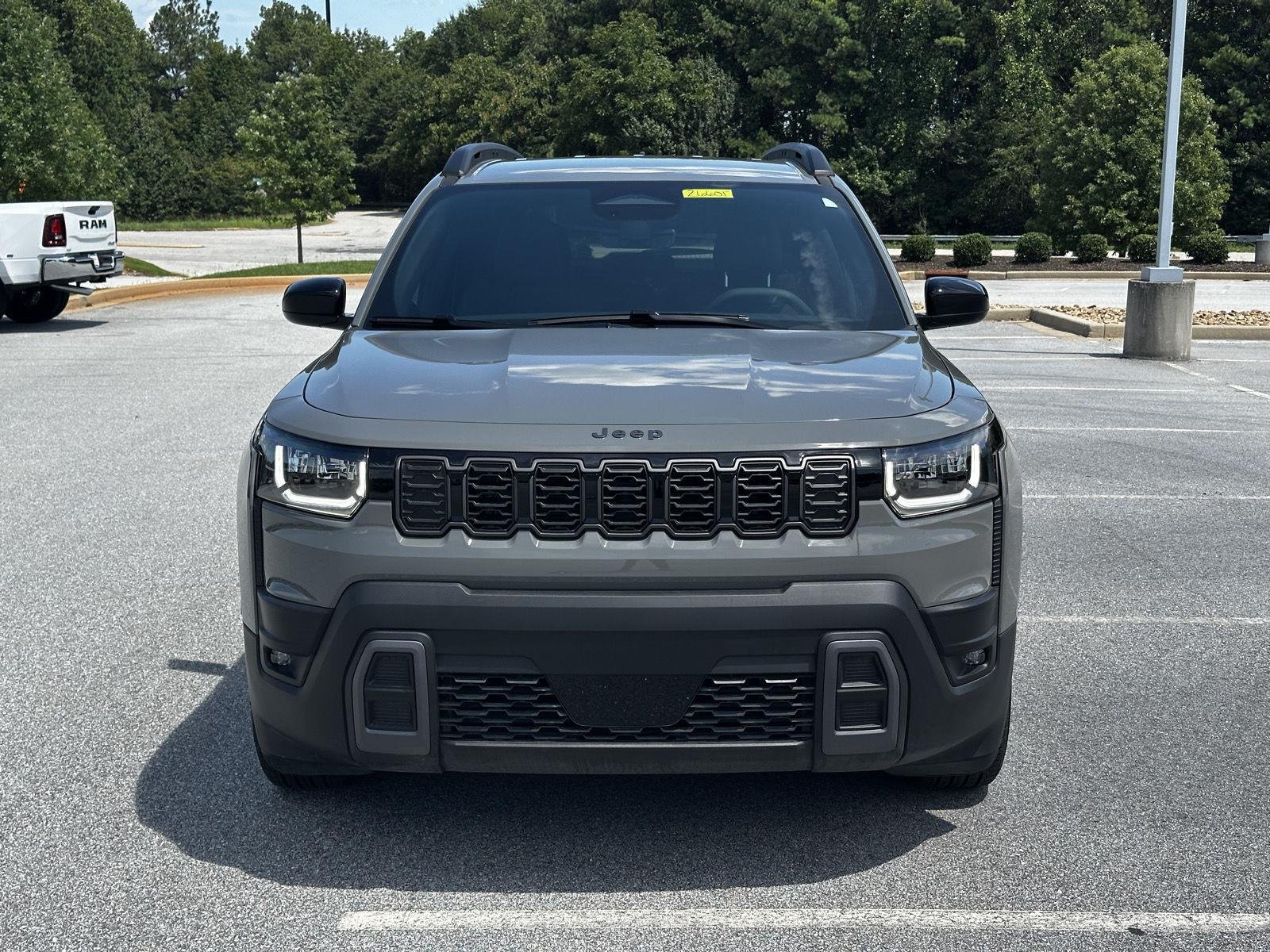 New 2026 Sting-Gray Clear-Coat Exterior Paint Jeep Laredo image 3