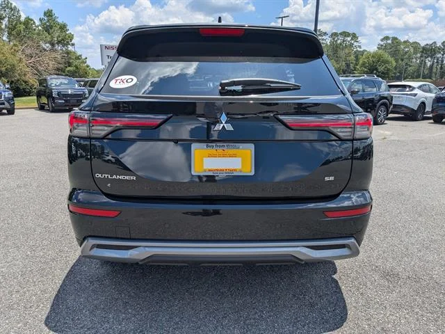 2025 Mitsubishi Outlander SE - Photo 5